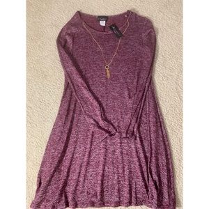 Discreet Dress/long blouse with necklace